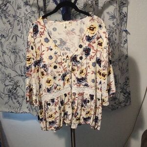 NWOT- Floral Women's Top with Lace Trim